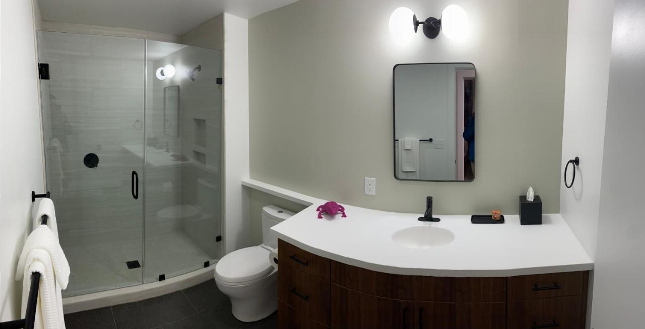 Vantage Art Flats Aparthotel Danville Exterior photo